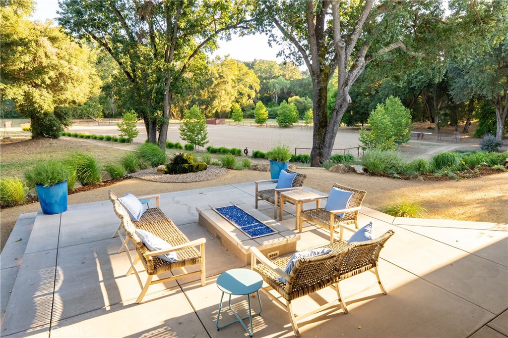 1989 Paradise Meadow, Templeton, CA 93465