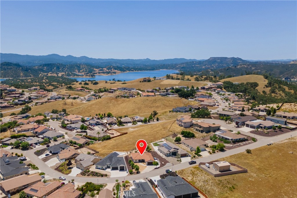 3415 Lakeside Village Dr, Paso Robles, CA 93446
