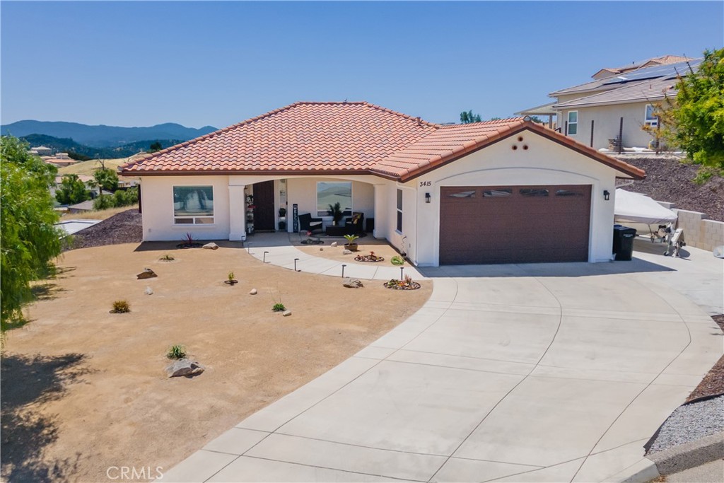 3415 Lakeside Village Dr, Paso Robles, CA 93446