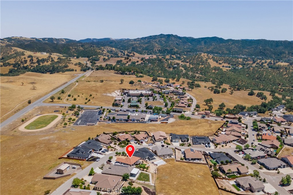 3415 Lakeside Village Dr, Paso Robles, CA 93446