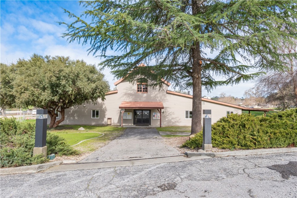 3415 Lakeside Village Dr, Paso Robles, CA 93446