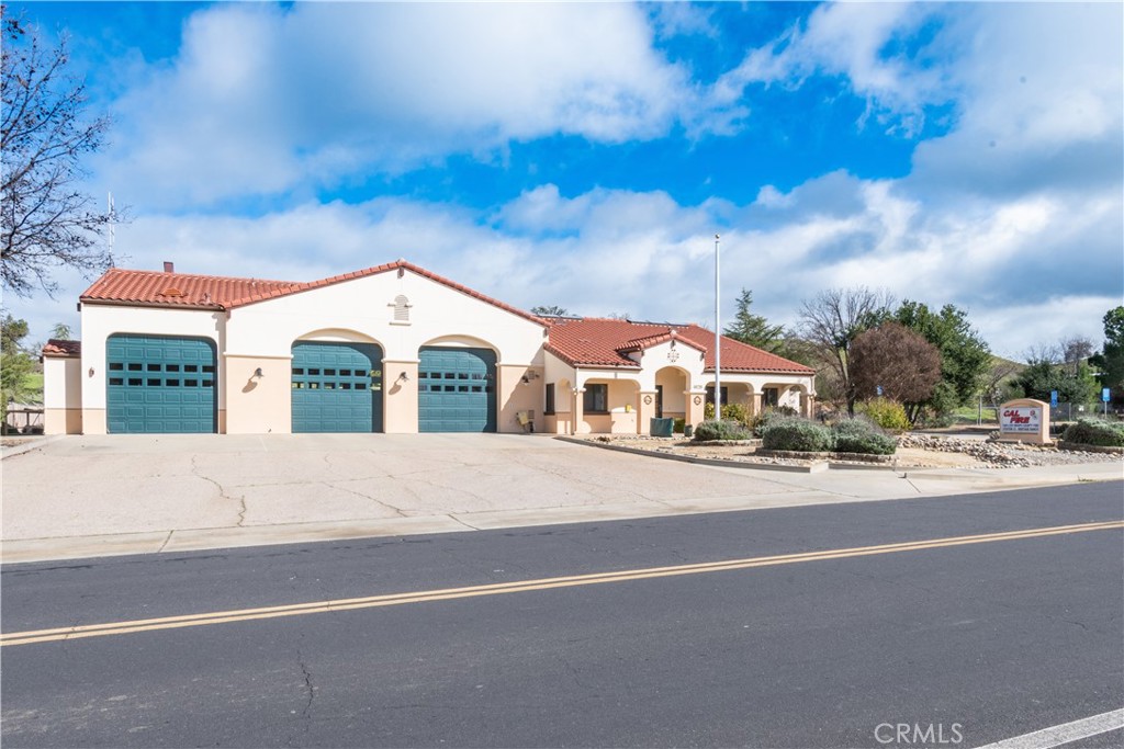 3415 Lakeside Village Dr, Paso Robles, CA 93446
