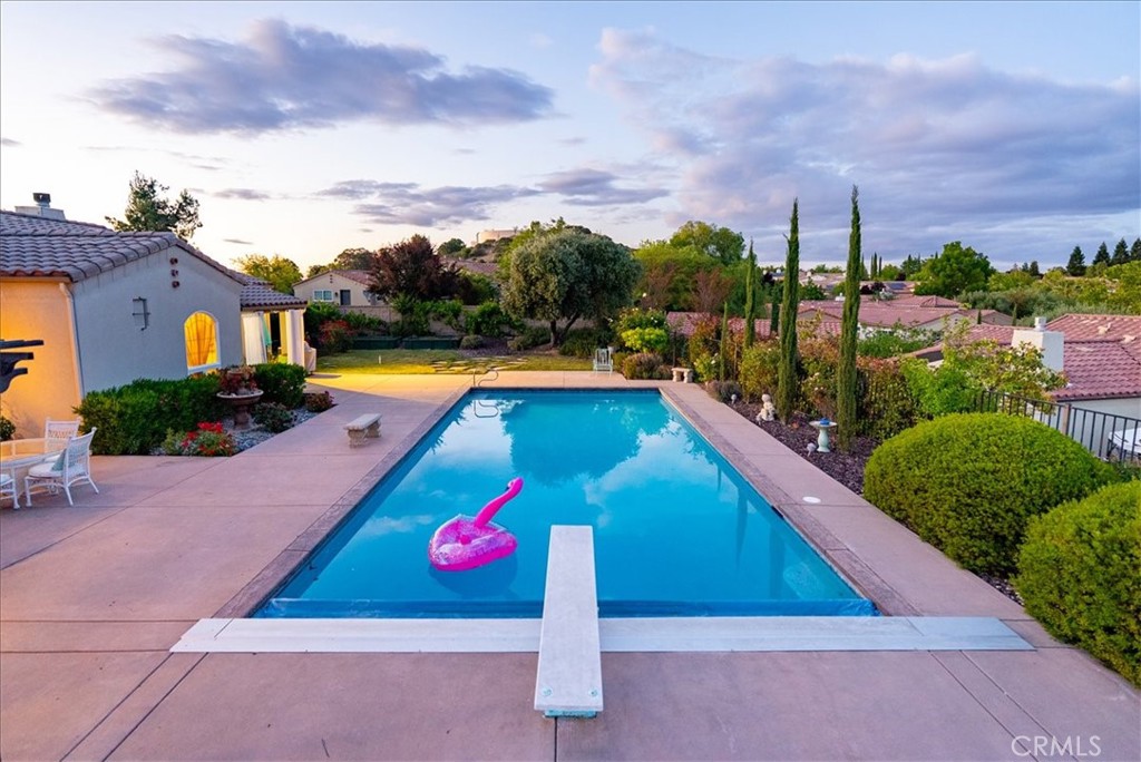 833 Hacienda Cir, Paso Robles, CA 93446