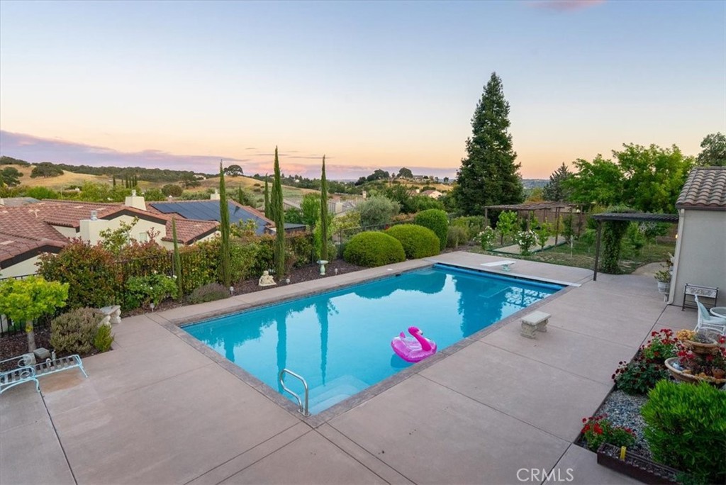 833 Hacienda Cir, Paso Robles, CA 93446