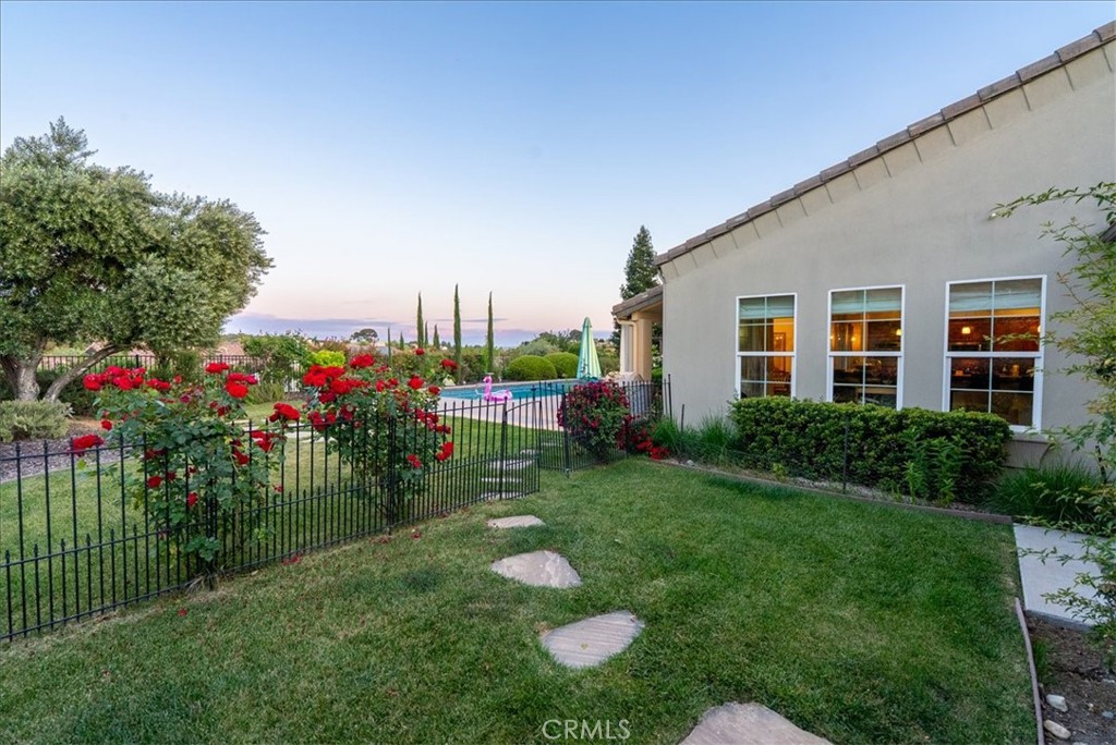833 Hacienda Cir, Paso Robles, CA 93446