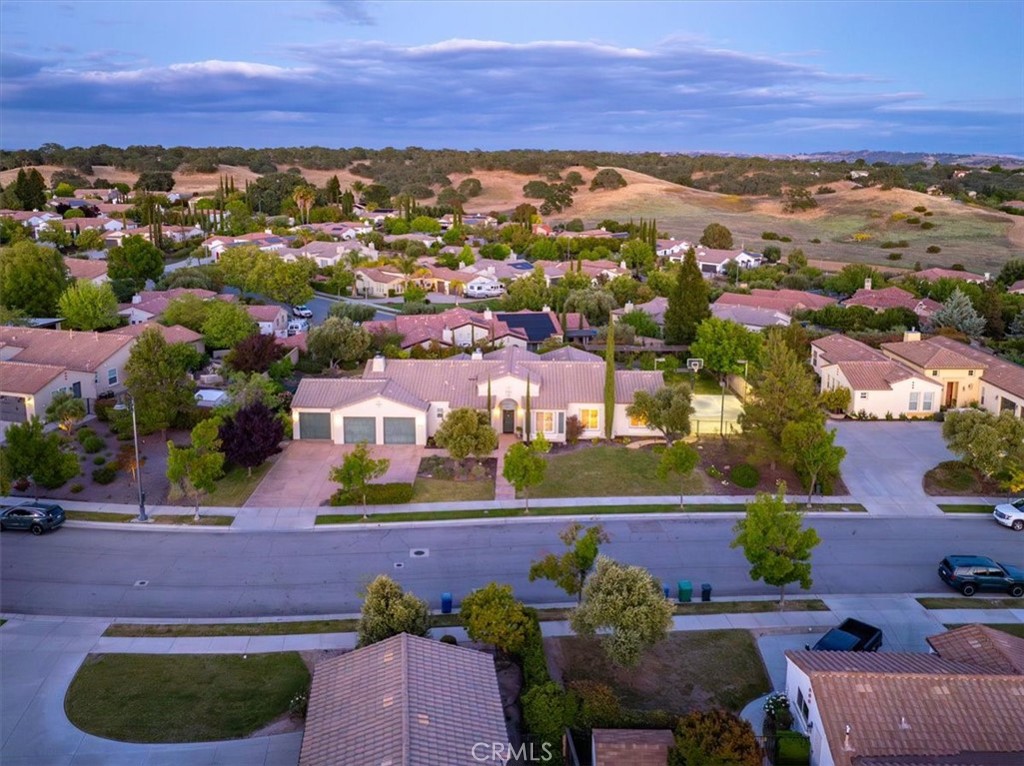 833 Hacienda Cir, Paso Robles, CA 93446