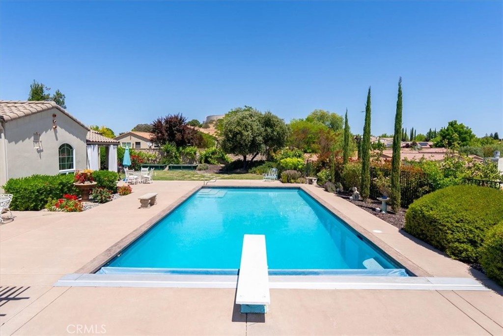 833 Hacienda Cir, Paso Robles, CA 93446