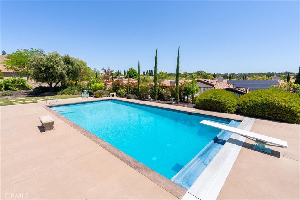 833 Hacienda Cir, Paso Robles, CA 93446