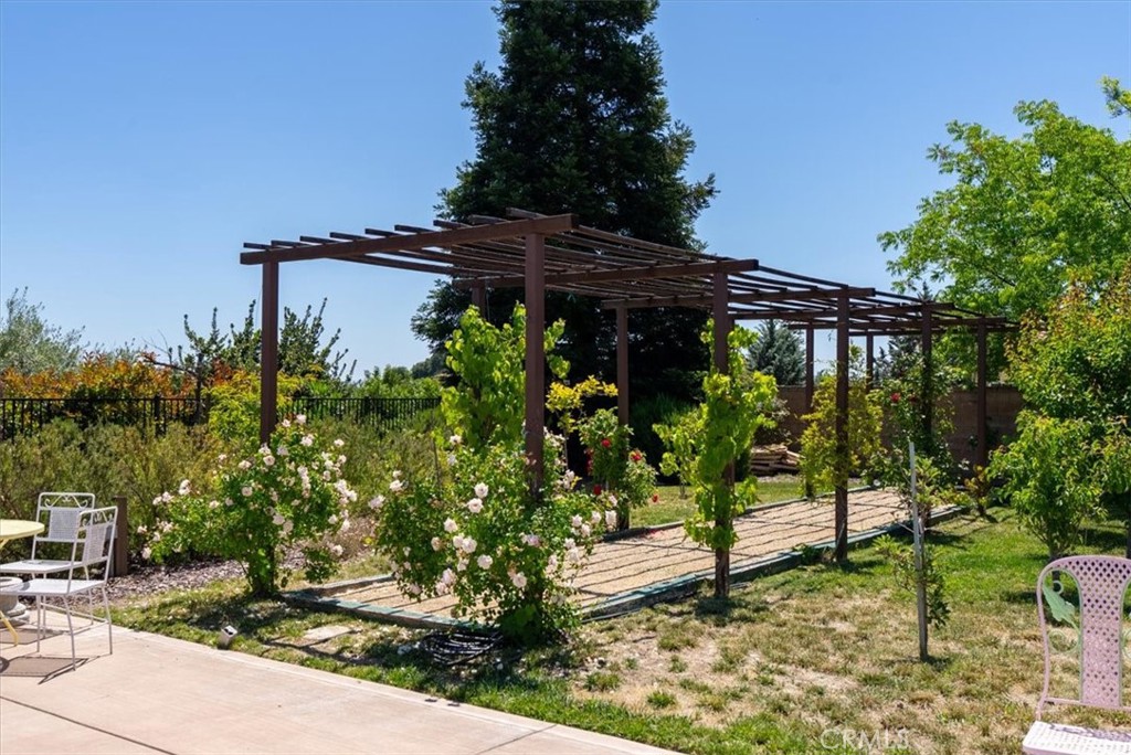 833 Hacienda Cir, Paso Robles, CA 93446
