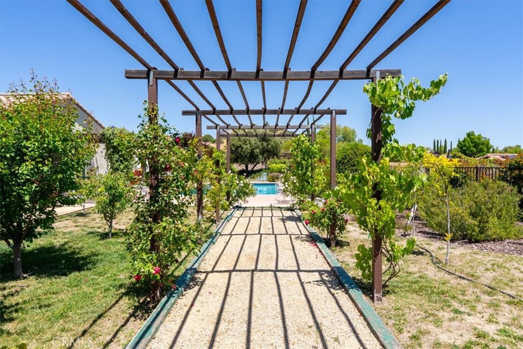 833 Hacienda Cir, Paso Robles, CA 93446