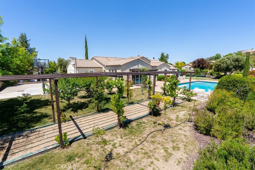 833 Hacienda Cir, Paso Robles, CA 93446