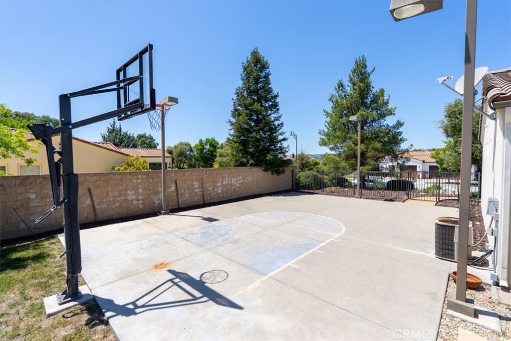 833 Hacienda Cir, Paso Robles, CA 93446