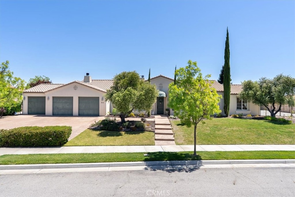 833 Hacienda Cir, Paso Robles, CA 93446