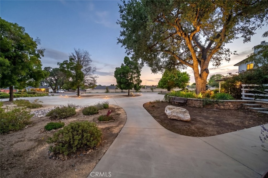 2385 Larkfield Place, Paso Robles, CA 93446
