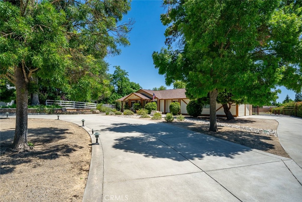 2385 Larkfield Place, Paso Robles, CA 93446
