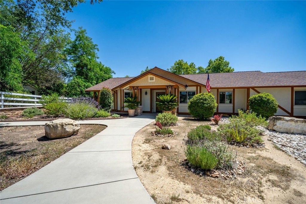 2385 Larkfield Place, Paso Robles, CA 93446