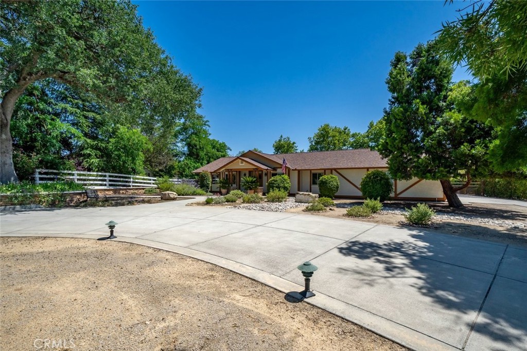 2385 Larkfield Place, Paso Robles, CA 93446