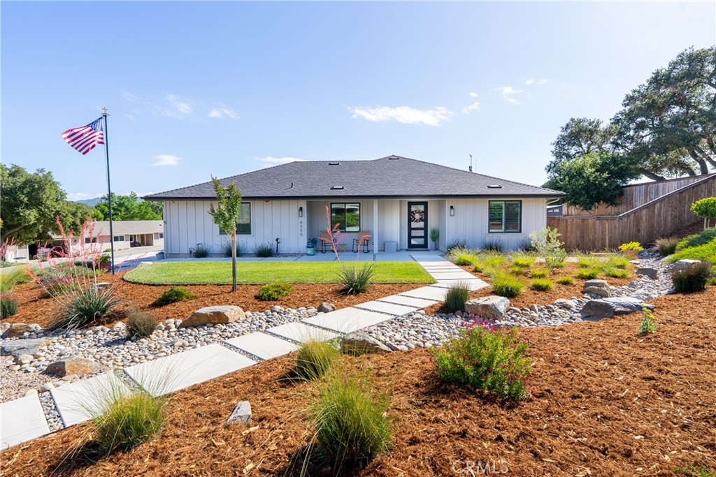 8550 El Corte, Atascadero, CA 93422