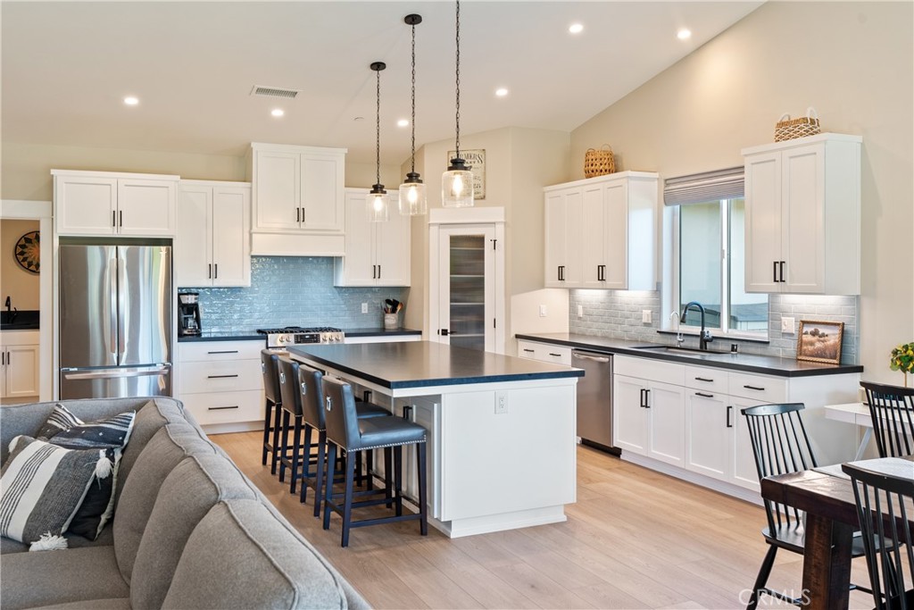 8550 El Corte, Atascadero, CA 93422