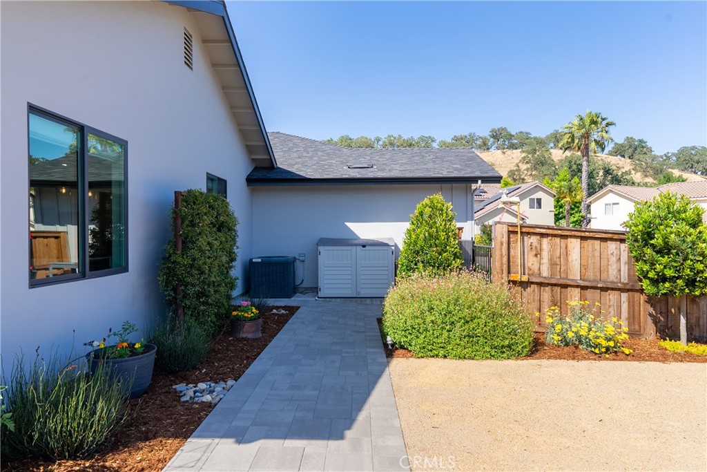 8550 El Corte, Atascadero, CA 93422