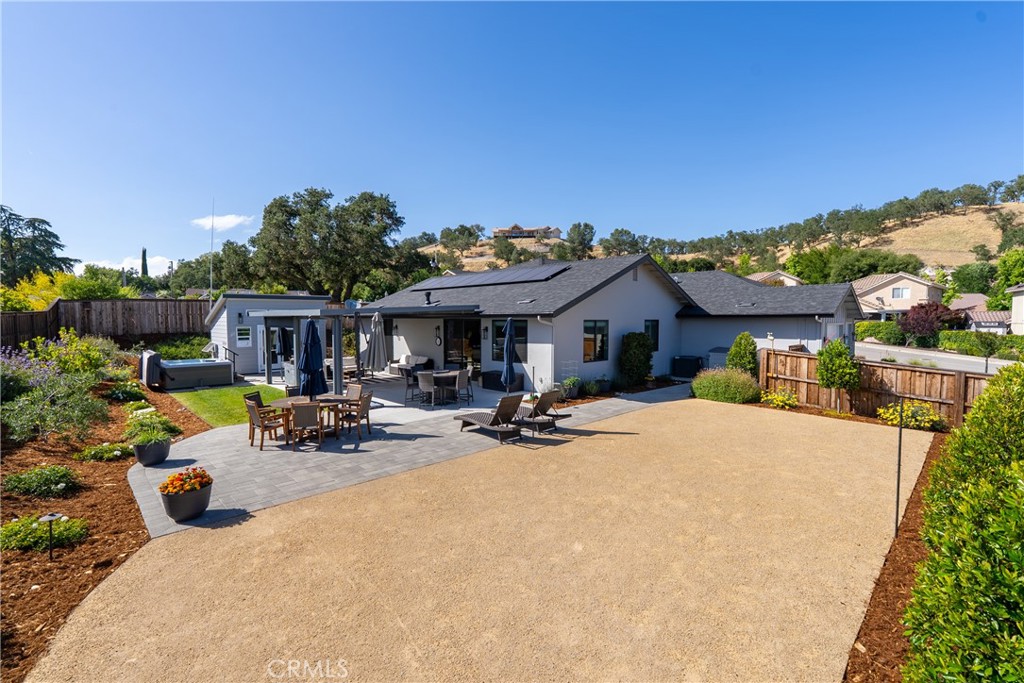 8550 El Corte, Atascadero, CA 93422