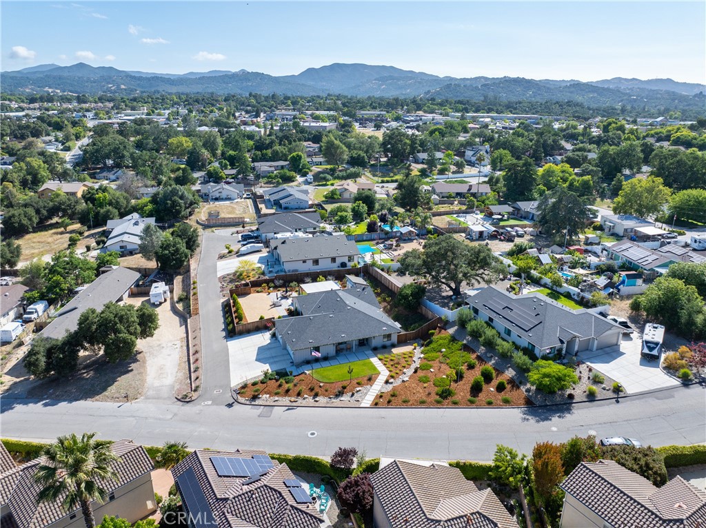 8550 El Corte, Atascadero, CA 93422