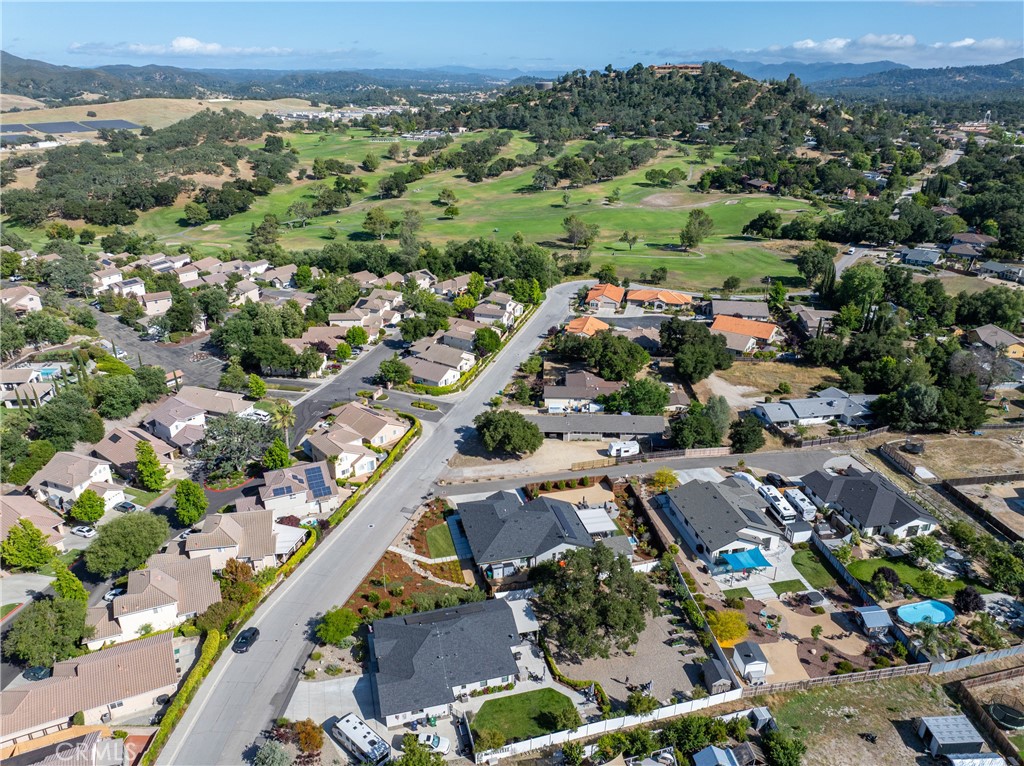 8550 El Corte, Atascadero, CA 93422