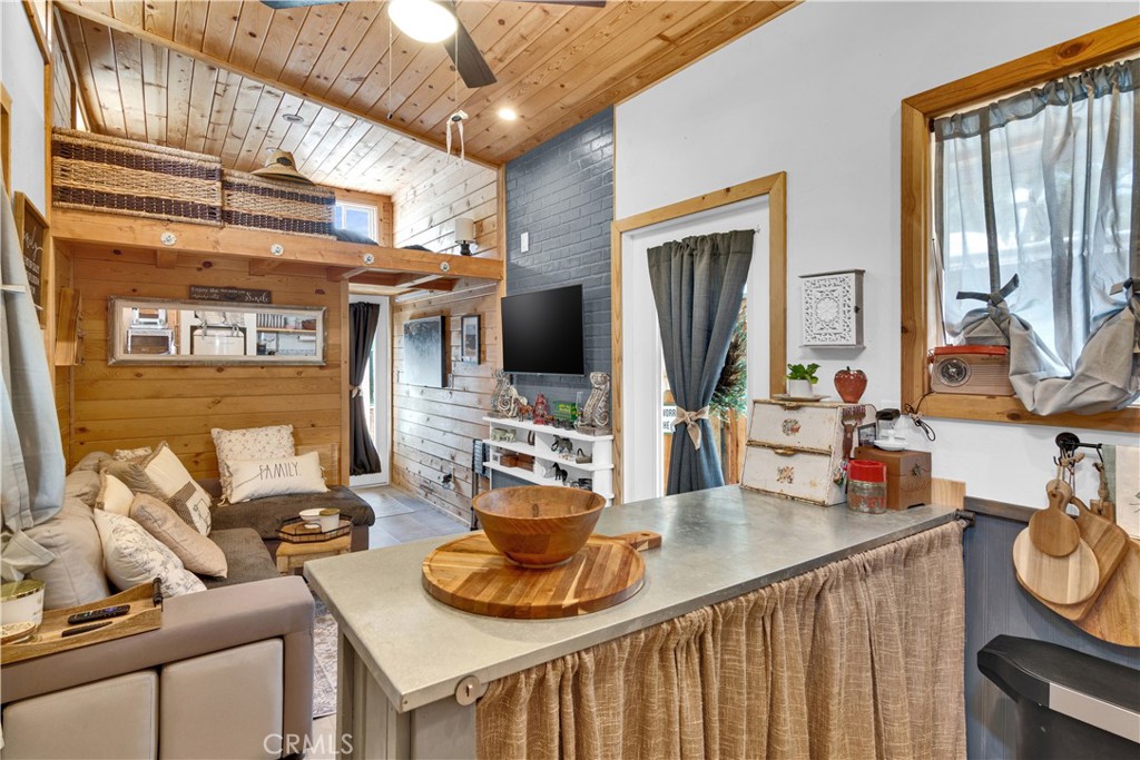 2123 Yellow Feather, Paso Robles, CA 93446