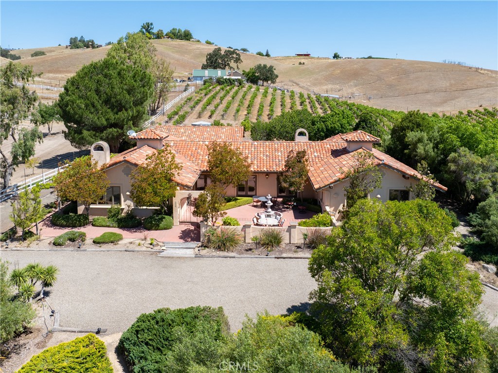 7568 Creston, Paso Robles, CA 93446