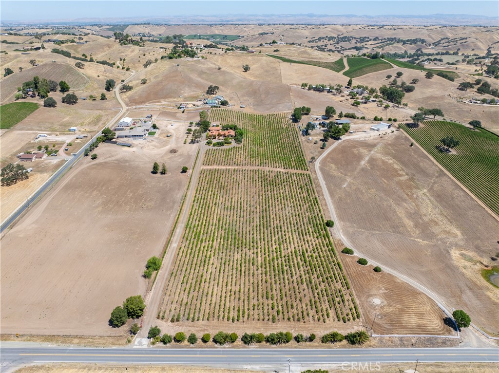 7568 Creston, Paso Robles, CA 93446