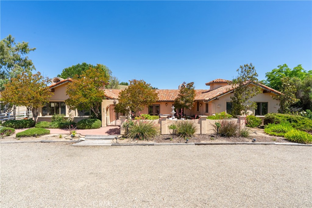 7568 Creston, Paso Robles, CA 93446