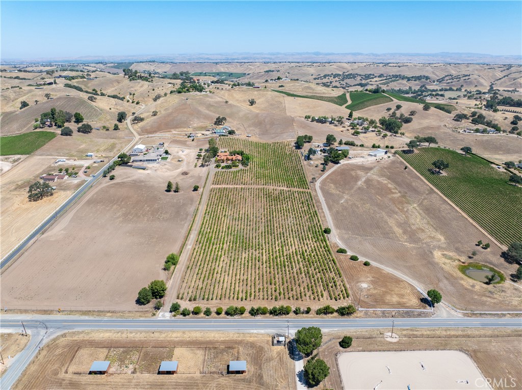 7568 Creston, Paso Robles, CA 93446