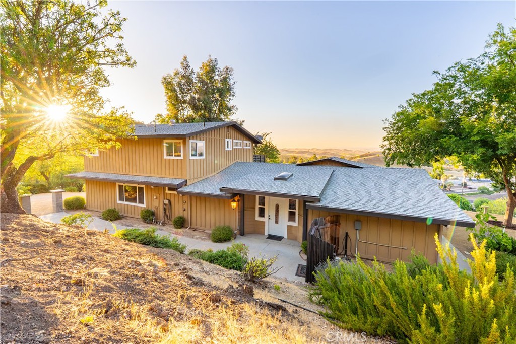 1745 Adelaida, Paso Robles, CA 93446