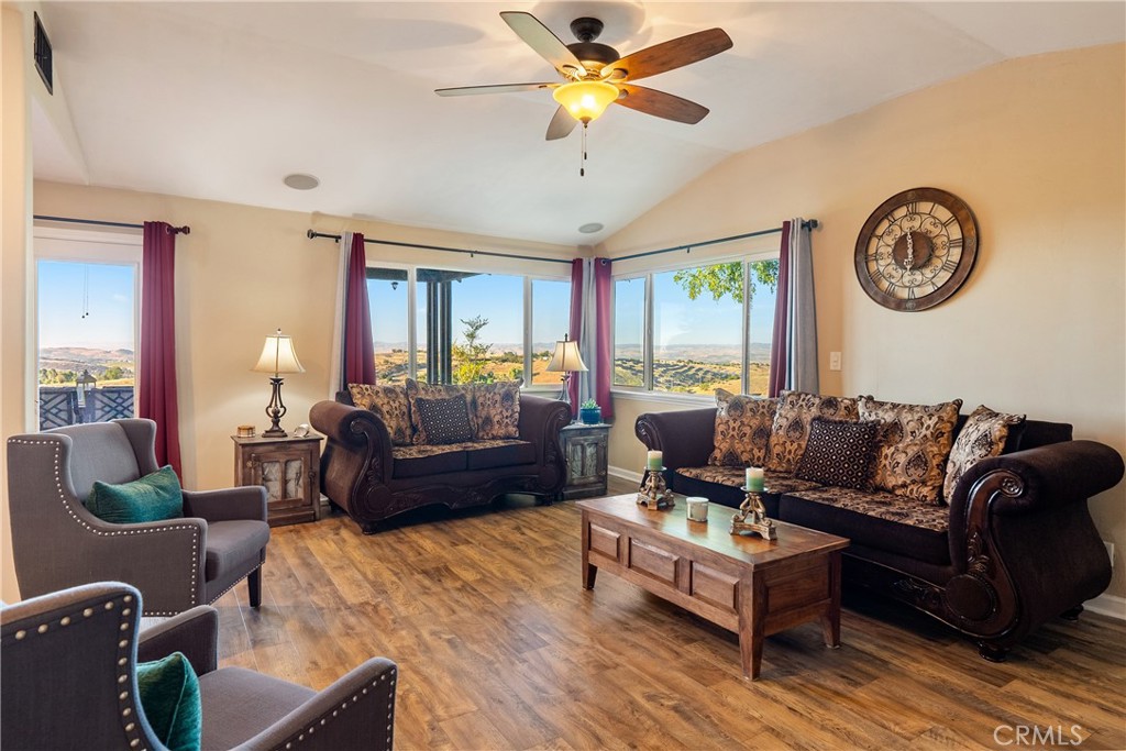 1745 Adelaida, Paso Robles, CA 93446