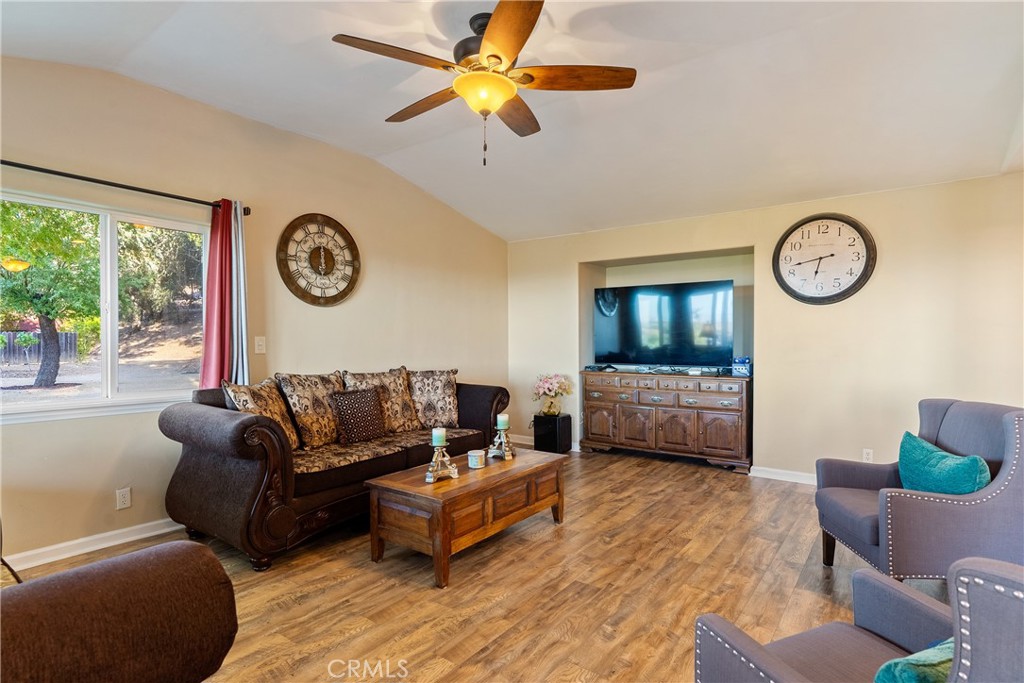 1745 Adelaida, Paso Robles, CA 93446