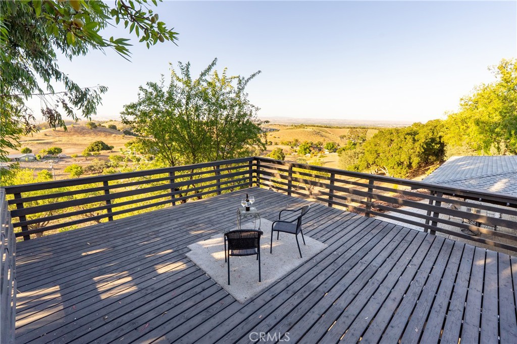1745 Adelaida, Paso Robles, CA 93446