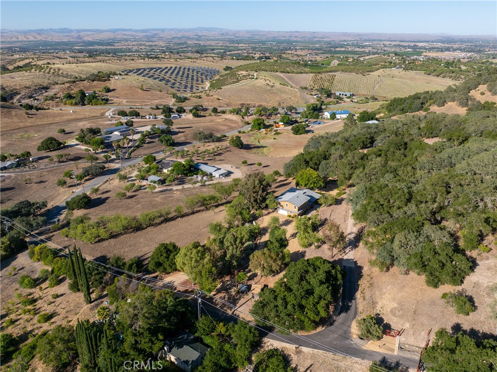 1745 Adelaida, Paso Robles, CA 93446
