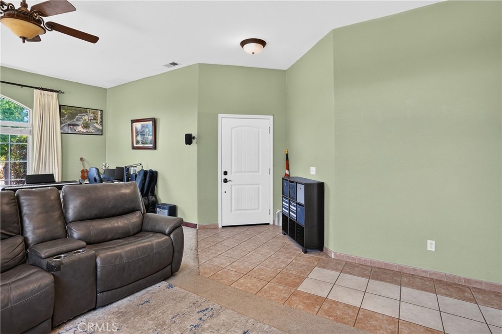 5696 Loma Real, Paso Robles, CA 93446
