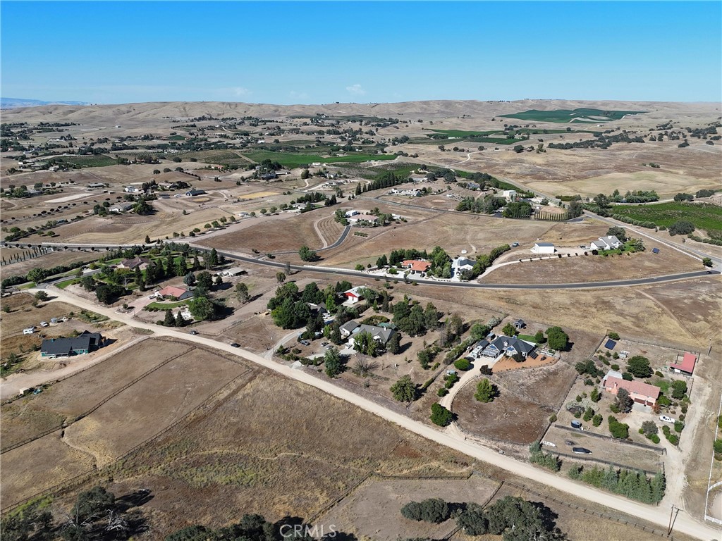 5696 Loma Real, Paso Robles, CA 93446