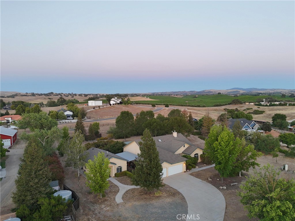 5696 Loma Real, Paso Robles, CA 93446