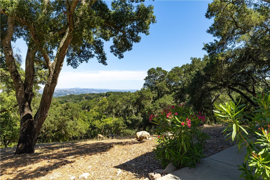 2570 Alturas, Atascadero, CA 93422