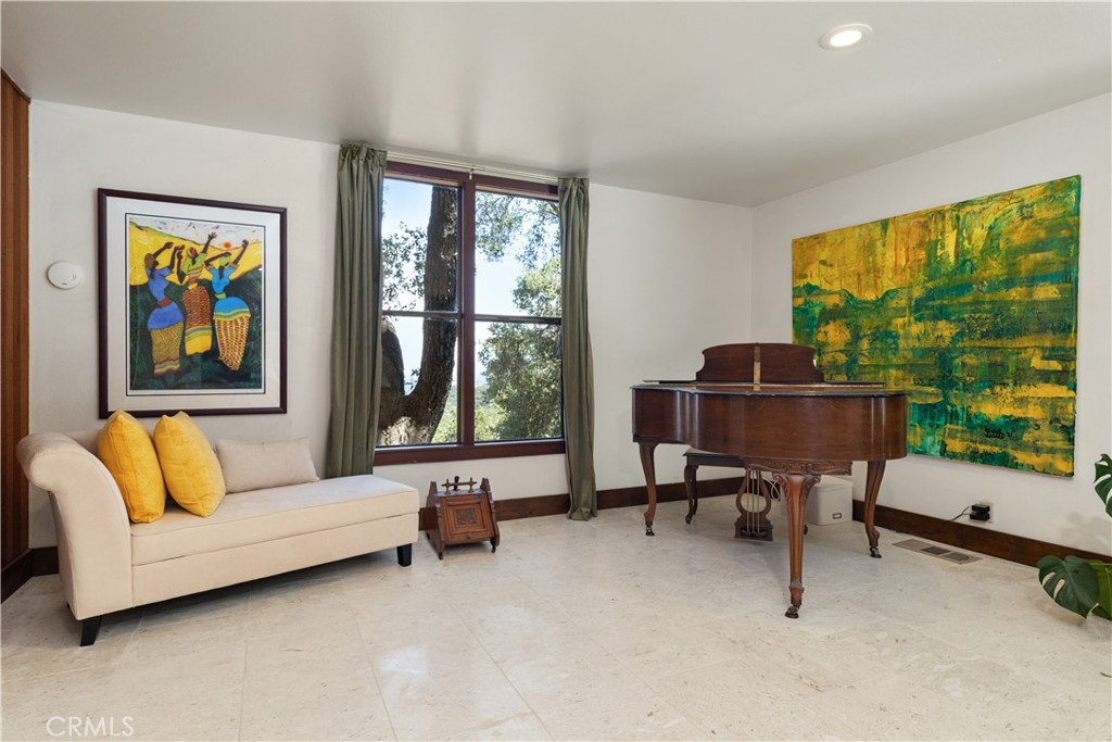 2570 Alturas, Atascadero, CA 93422