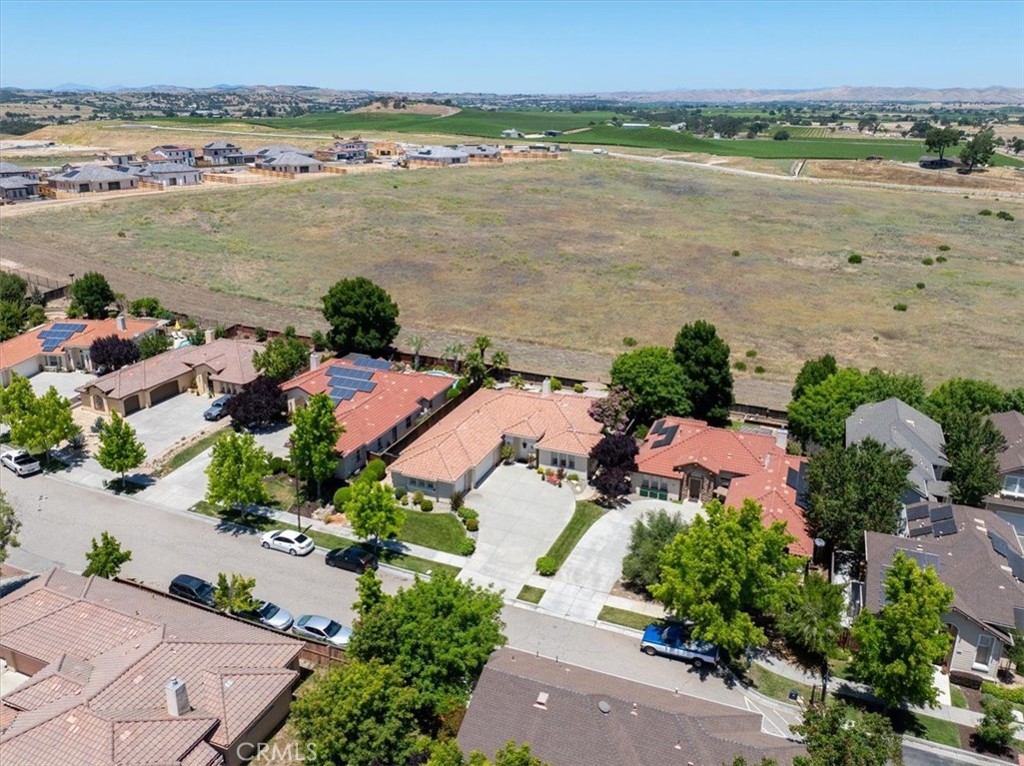 721 Lenox Ct, Paso Robles, CA 93446