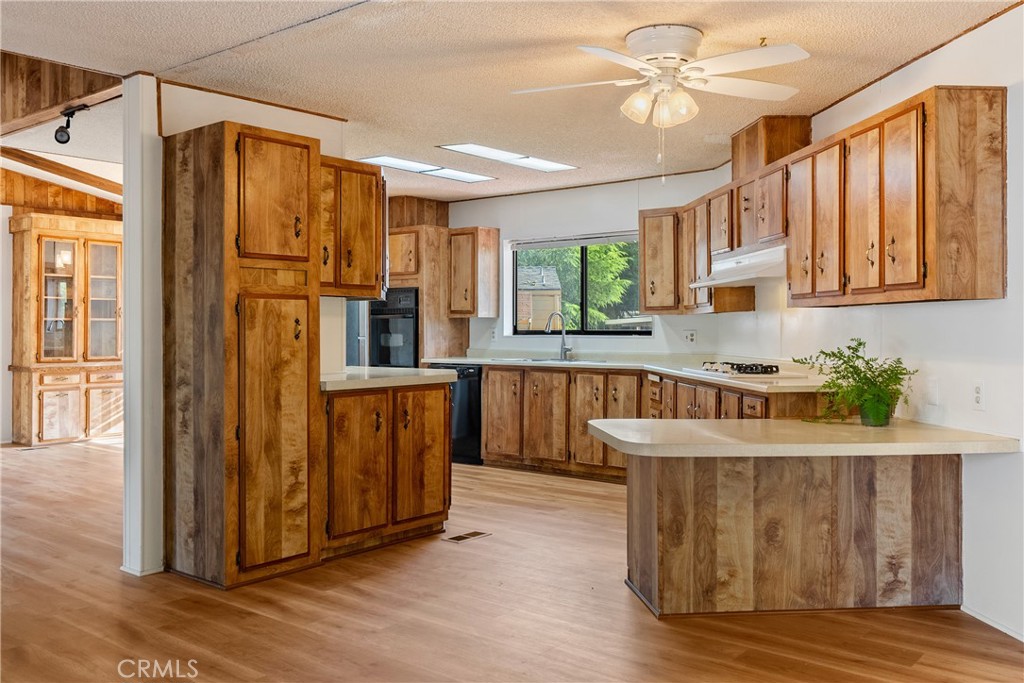 32 Via Santa Barbara, Paso Robles, CA 93446