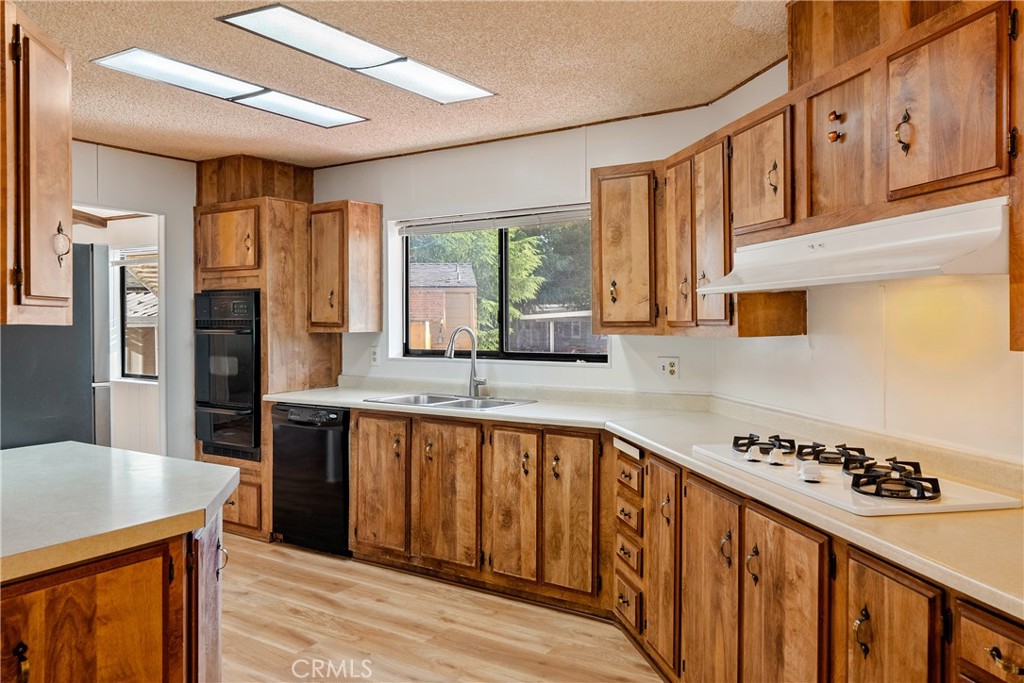 32 Via Santa Barbara, Paso Robles, CA 93446