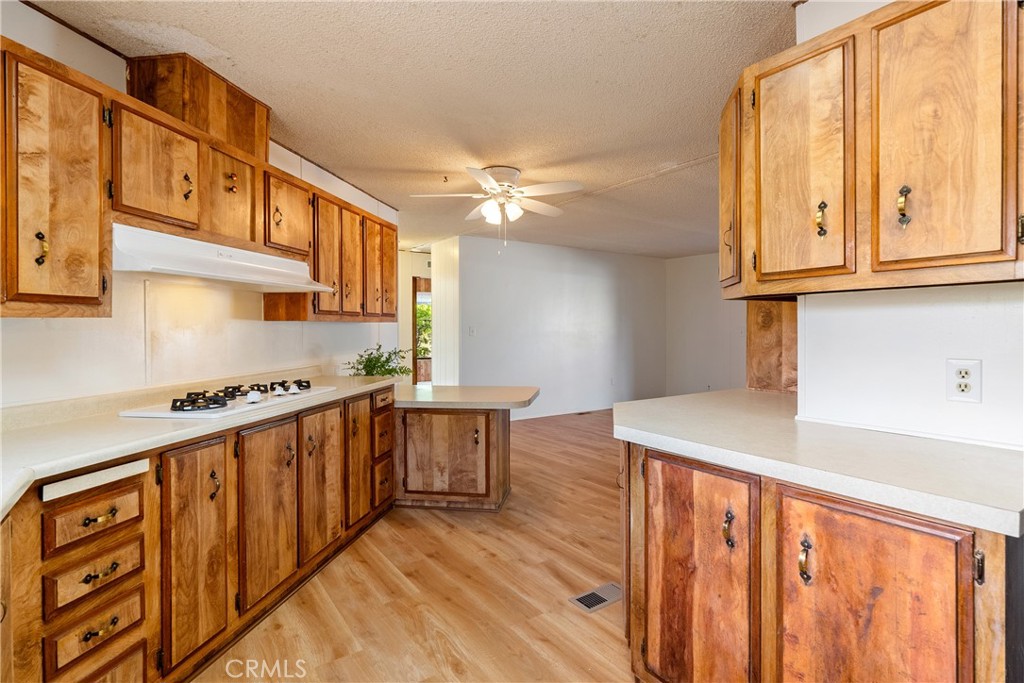 32 Via Santa Barbara, Paso Robles, CA 93446