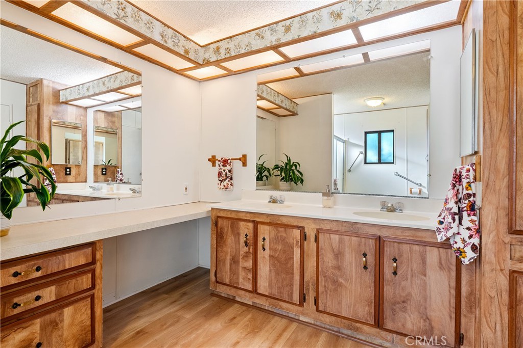 32 Via Santa Barbara, Paso Robles, CA 93446