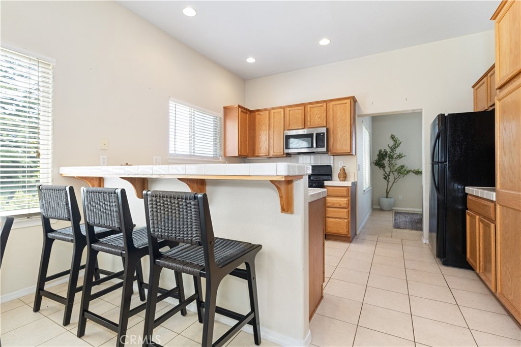 145 Via Camelia, Paso Robles, CA 93446