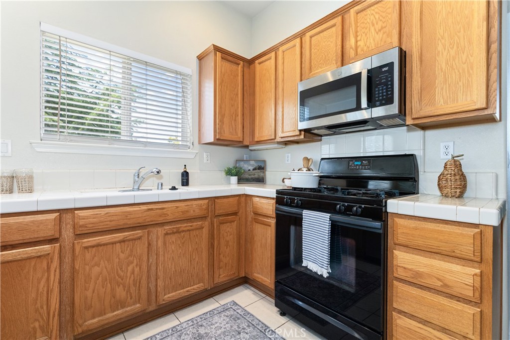 145 Via Camelia, Paso Robles, CA 93446