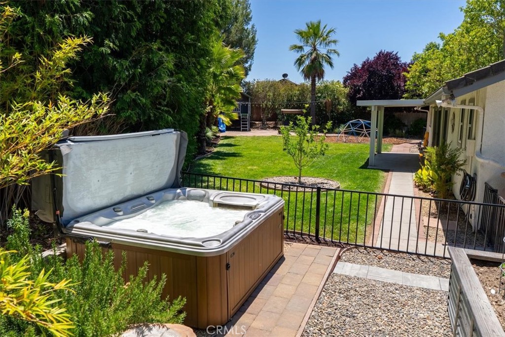 1712 Current, Paso Robles, CA 93446